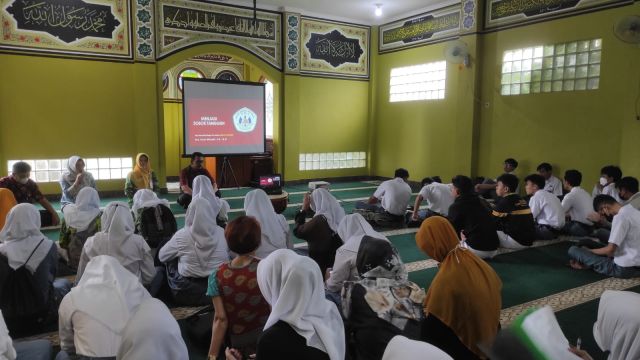 SEMINAR MOTIVASI KELAS XII SMAN 38 JAKARTA